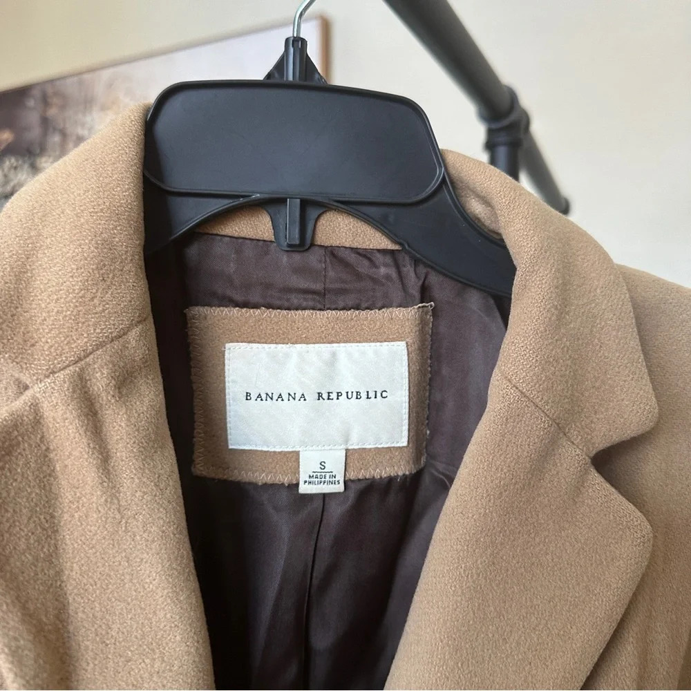 Banana Republic Tan Trench Coat - Picture 7 of 16